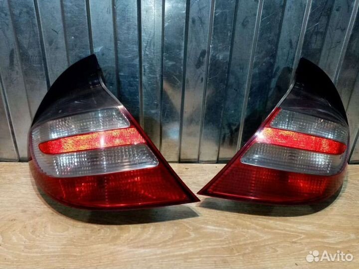 Фонарь задний Mercedes Benz C200 W203