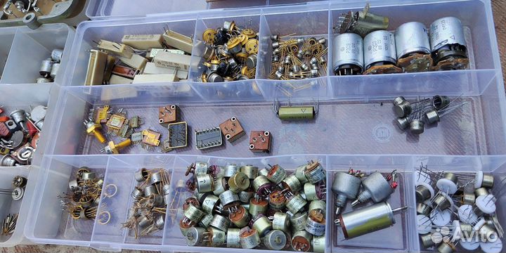 Коллекция радиодеталей СССР