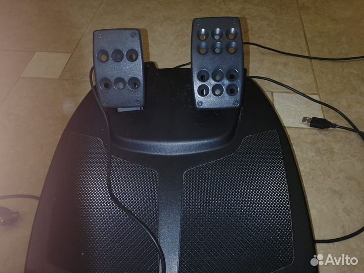 Руль logitech momo racing
