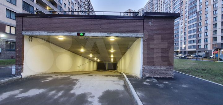 Машиноместо, 14 м²