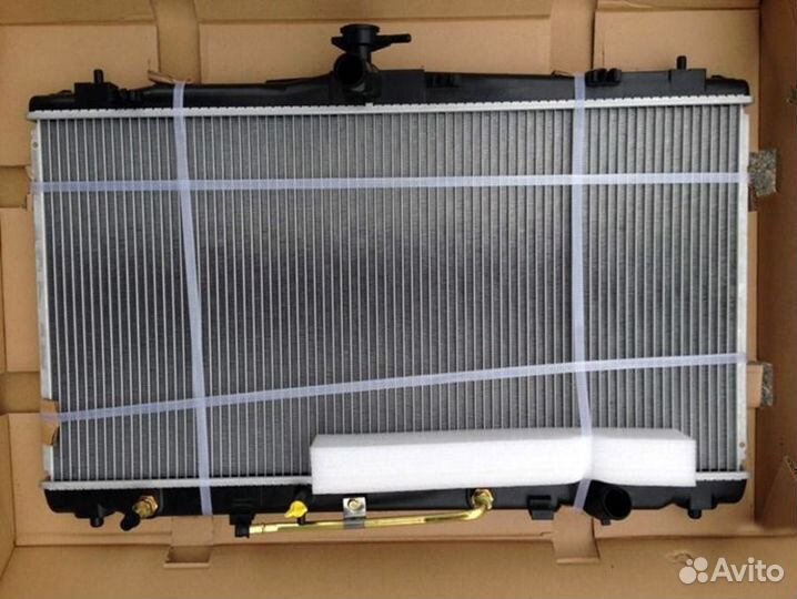 Радиатор охлаждения двигателя Тойота Камри 50 V50