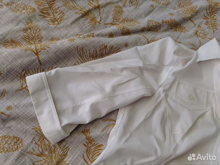 Блузка с подплечниками