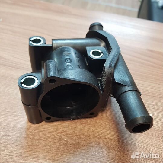 Корпус термостата Ford Focus 1 1.8/2.0