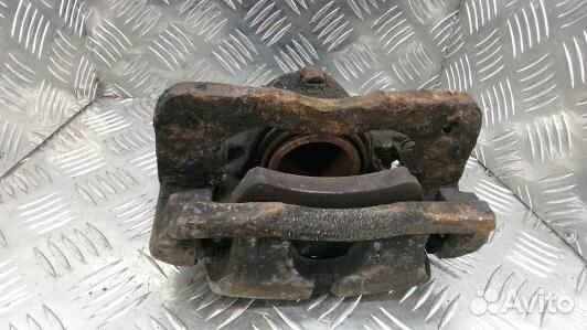 Суппорт тормозной передний правый land rover freel