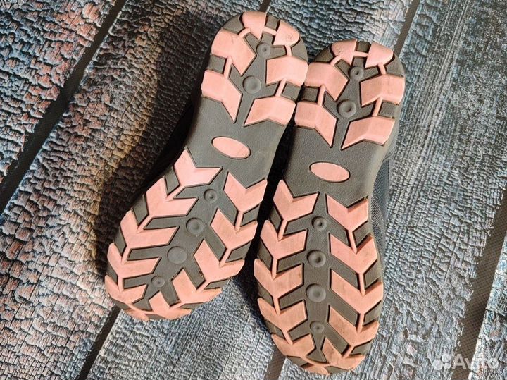 Кросовки makfly 35 размер мало бу