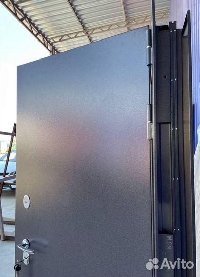 Дверь входная металлическая Бостон терморазрыв