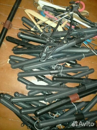 Торговые-Вешалки-плечики