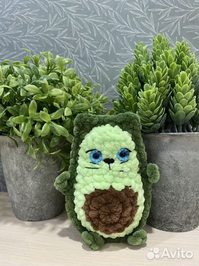 Котоавокадо вязаный кот