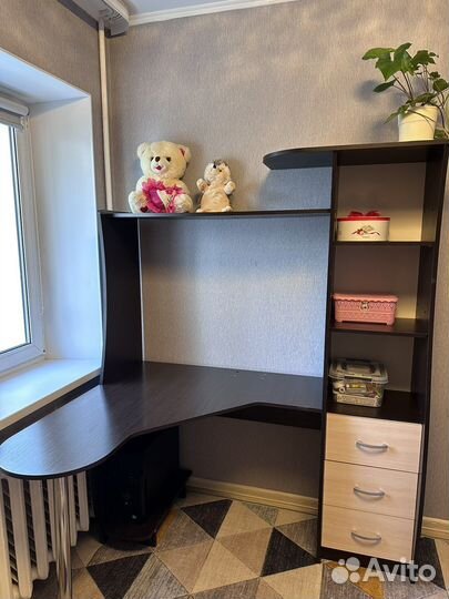 Детский письменный стол