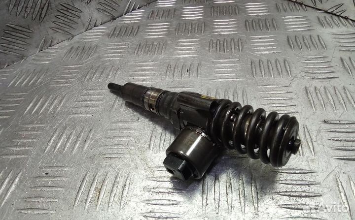 Форсунка топливная Audi A4/RS4/S4