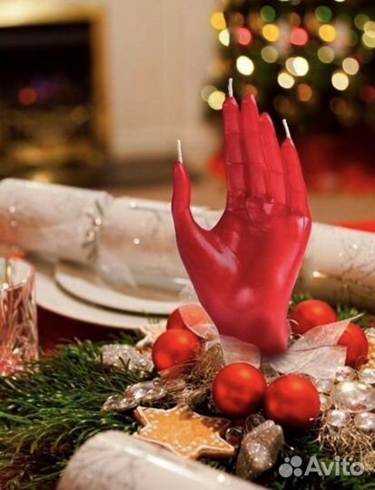 Свеча в виде руки красная интерьерная