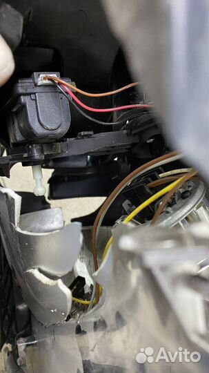 Фара правая ford focus 2 в щепки