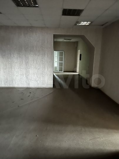 Торговая площадь, 1300 м²