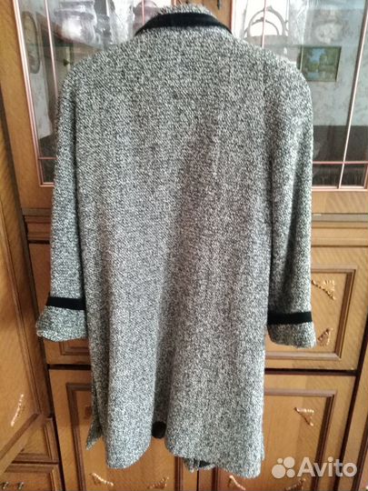 Пальто женское размер - 50, 52 - 2 шт