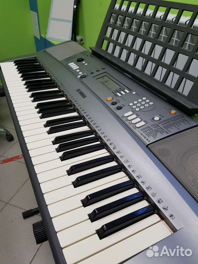 Синтезатор Yamaha PSR-R300