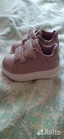 Кроссовки для девочки