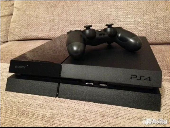 Продам игровую приставку PS4