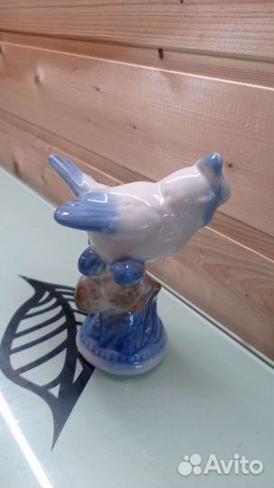 Фарфоровая птица 