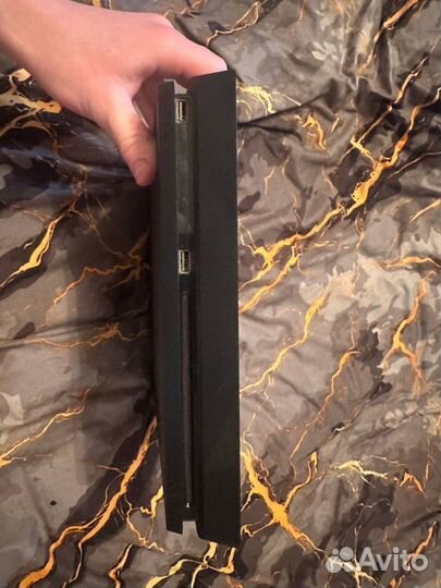 Ps4 slim 1tb 2 геймпада