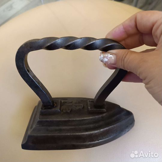 Утюг чугунный старинный