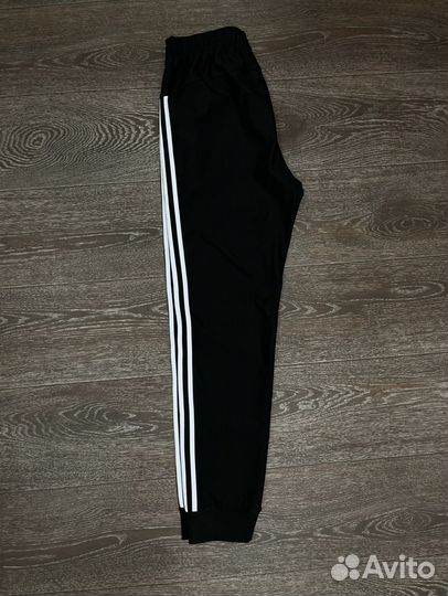 Спортивный костюм adidas