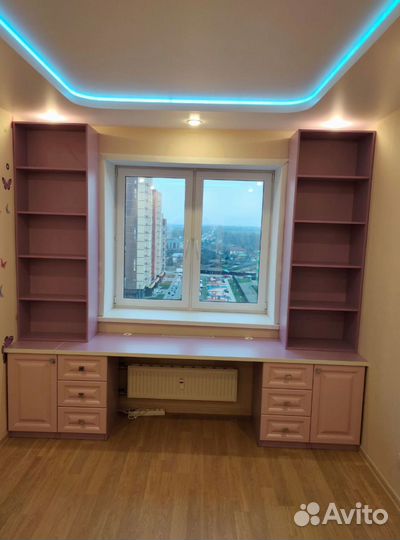 Рабочая зона у окна