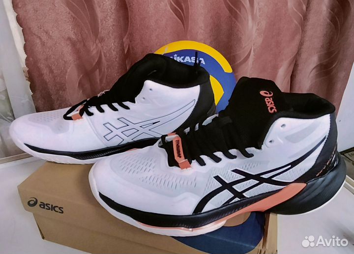 Bолейбольные кроссовки Asics