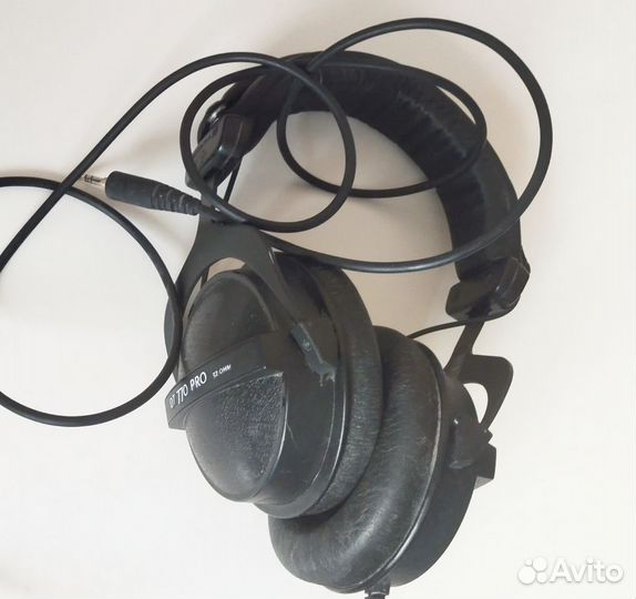 Проводные наушники