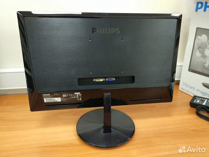 Монитор philips