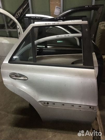 Мерседес мл 164 дверь зад правая