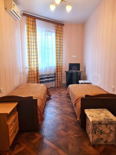 Комната 25 м² в 3-к., 1/3 эт.