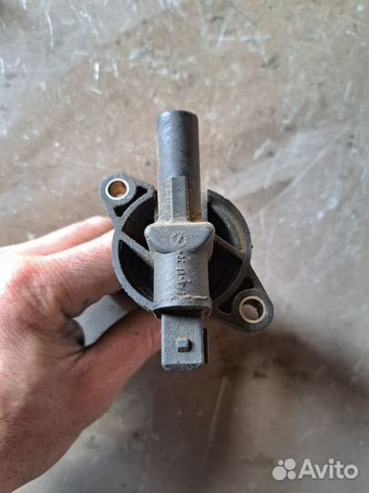 Клапан вентиляции картерных газов Volvo S80