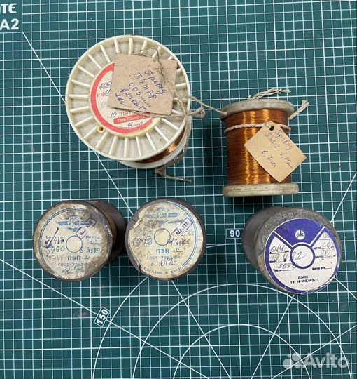 Медная проволока в катушках и нихромовая проволока