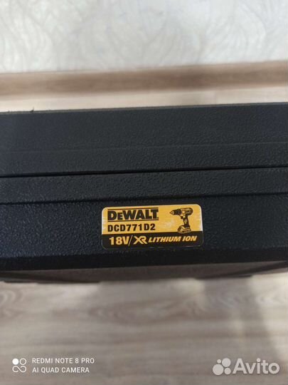 Шуруповерт DeWalt DCD771