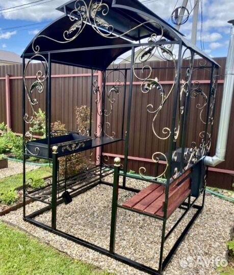 Мангал с крышей
