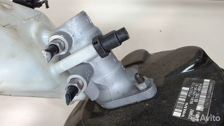 Цилиндр тормозной главный Volvo XC70, 2010