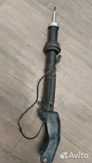 Амортизатор передний правый Mercedes Gl 400 166