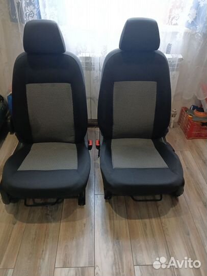 Комплект передних сидений Фольксваген Поло Седан