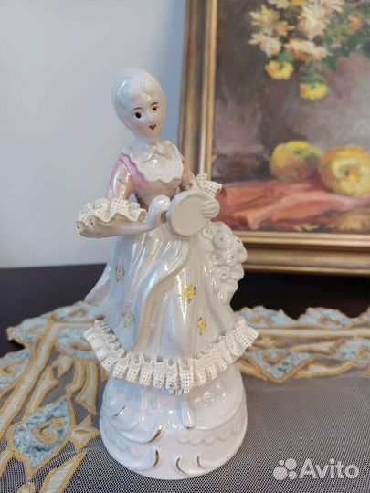 Статуэтки, кружевной фарфор. Германия
