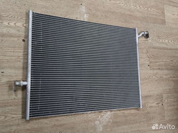 Радиатор охлаждения Мерседес 205 213 A0995003500