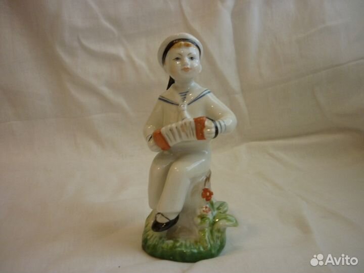 Статуэтка мальчик морячок серия детство лфз