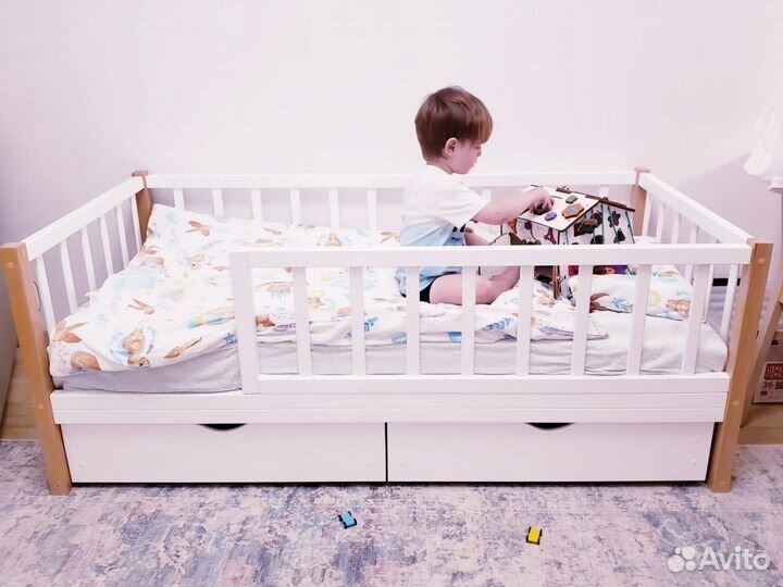 Детская кровать из массива бука