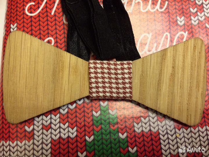 Галстуки- бабочки деревянные и тканевые
