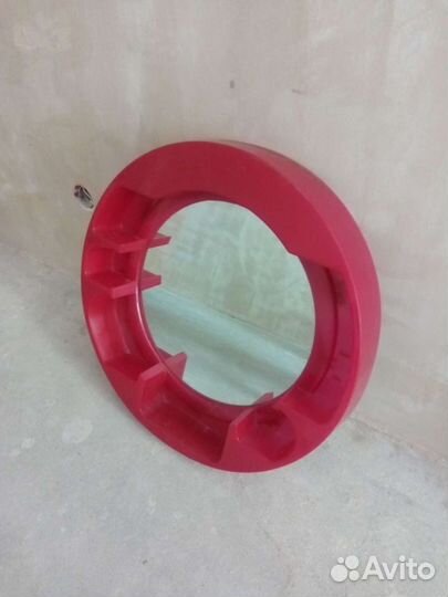 Зеркало с полочками