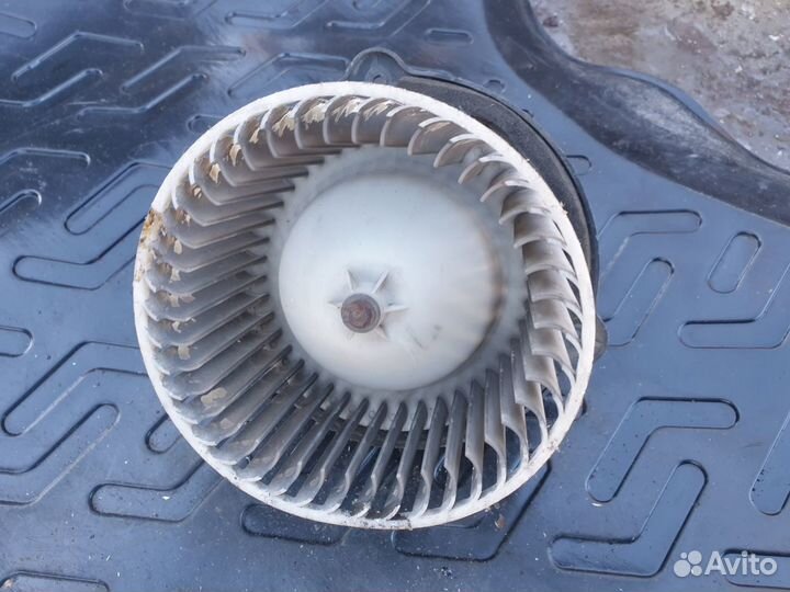 Моторчик отопителя печки Kia Sportage I Спортедж 1