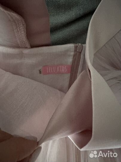 Комплект из нарядных платьев для девочки 140