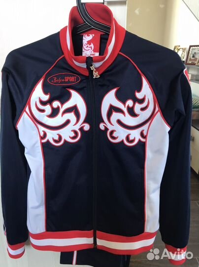 Спортивный костюм женский