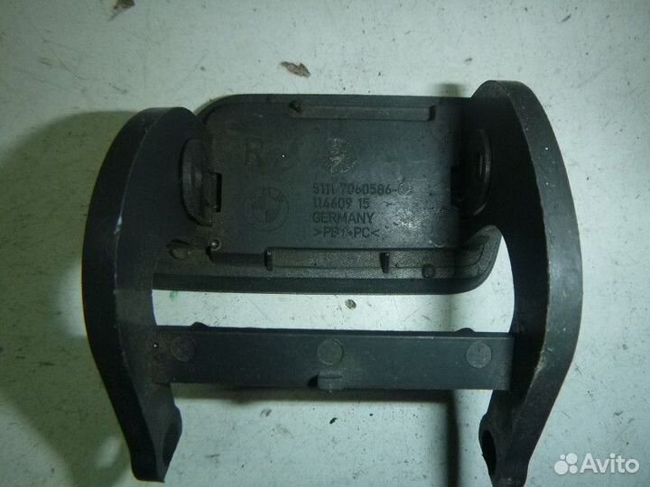 Кронштейн форсунки омывателя фары BMW E60/E61 2003