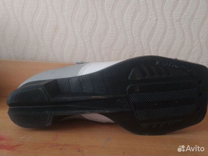 Лыжные ботинки