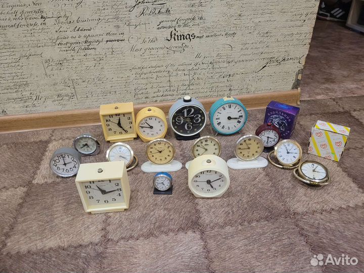 Часы будильники СССР